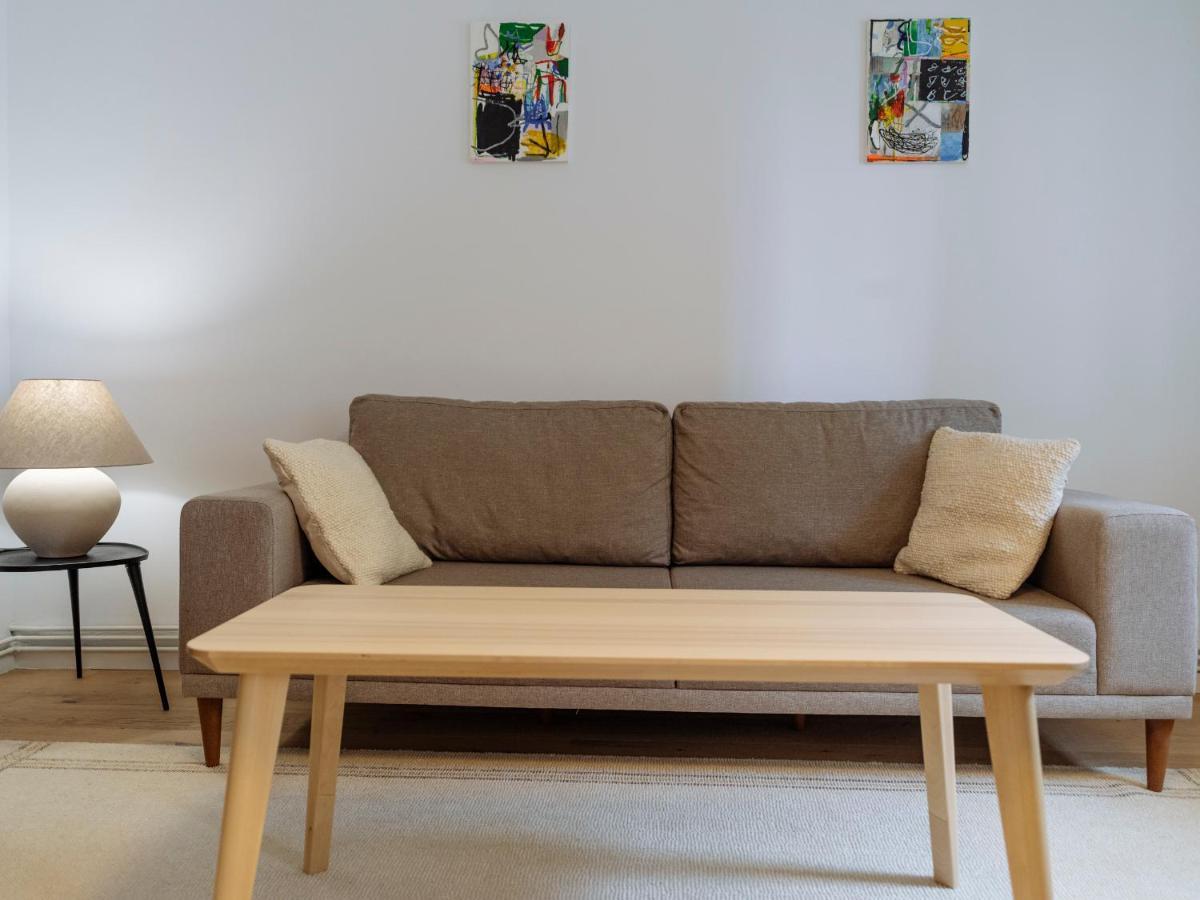 Cozy Central Apartment Near The Forest 브라쇼브 외부 사진