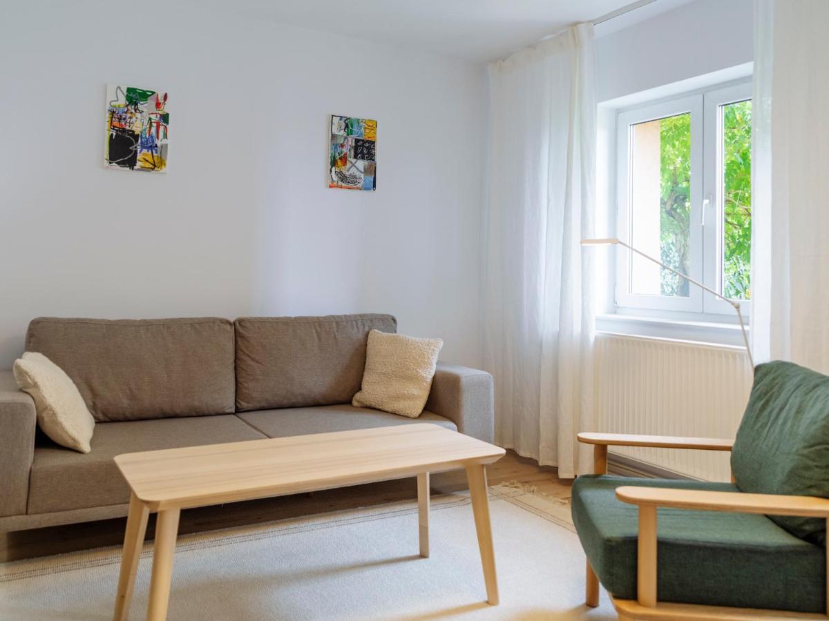 Cozy Central Apartment Near The Forest 브라쇼브 외부 사진