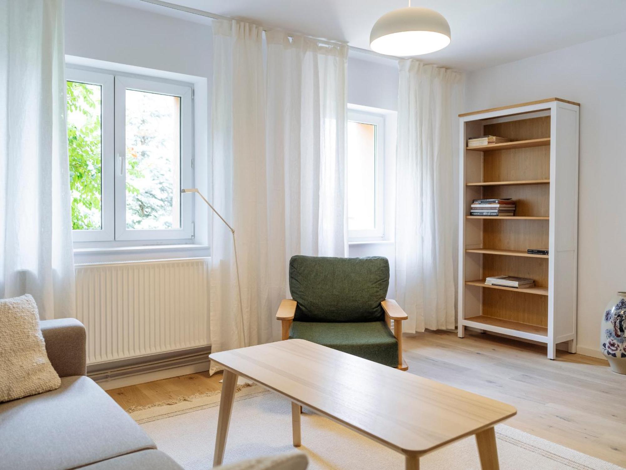 Cozy Central Apartment Near The Forest 브라쇼브 외부 사진