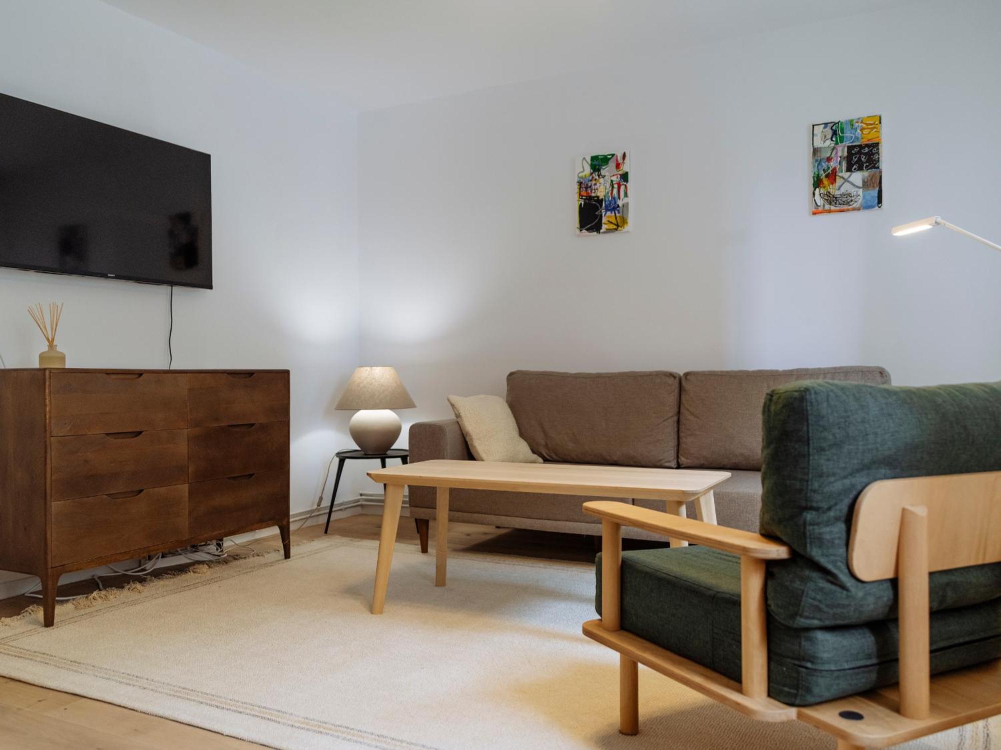 Cozy Central Apartment Near The Forest 브라쇼브 외부 사진