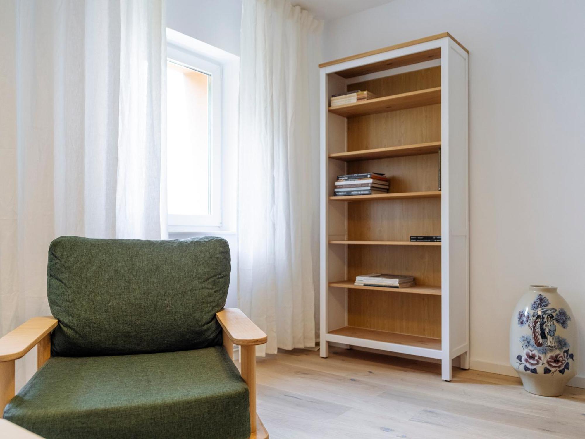 Cozy Central Apartment Near The Forest 브라쇼브 외부 사진