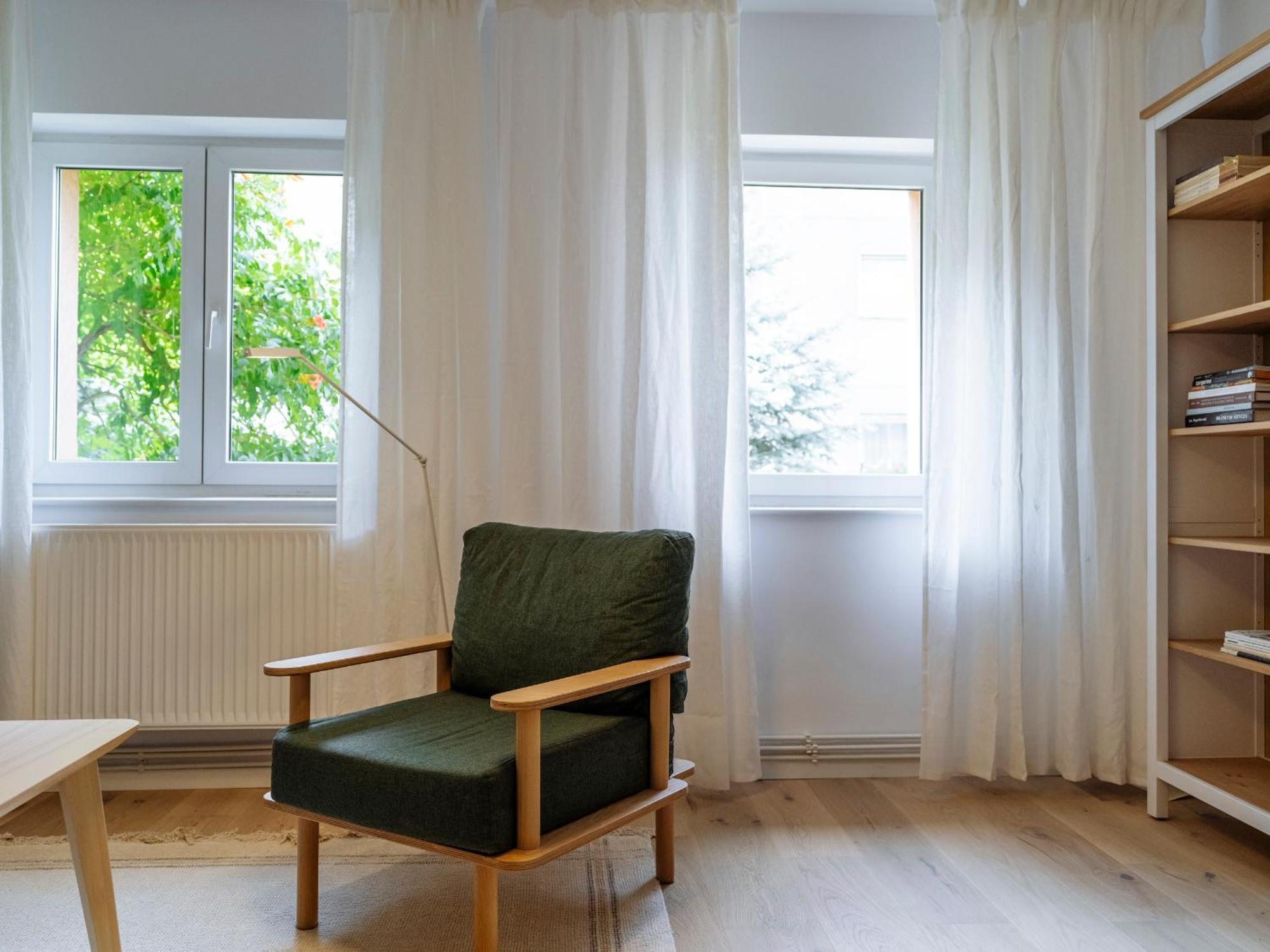 Cozy Central Apartment Near The Forest 브라쇼브 외부 사진